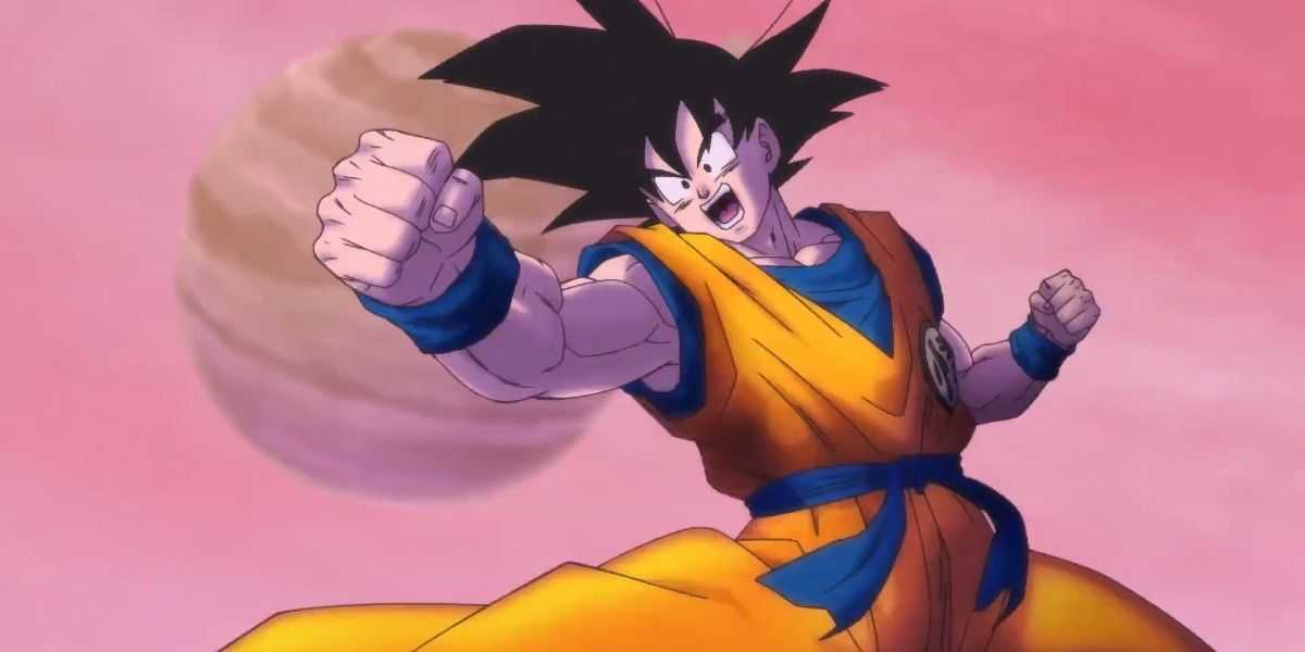 『ドラゴンボール超スーパーヒーロー』でブロリーとのトレーニングセッション中にパンチの準備をする悟空