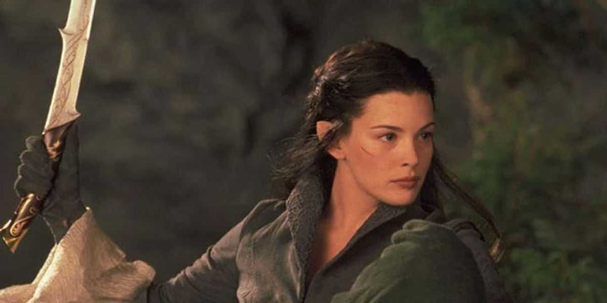 Arwen usa la espada Hadhafang en El señor de los anillos