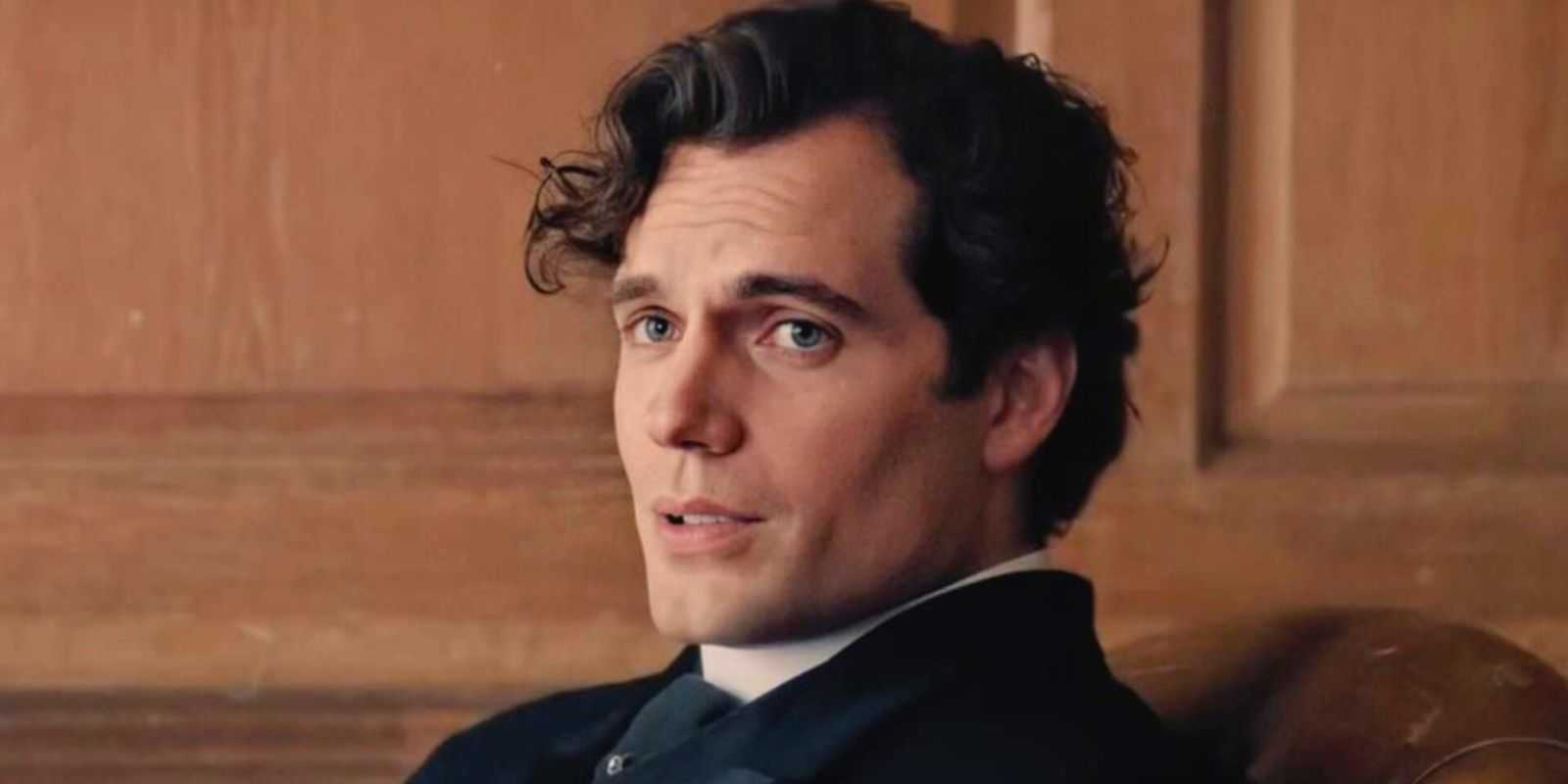 Netflixでシャーロック・ホームズを演じるヘンリー・カヴィル