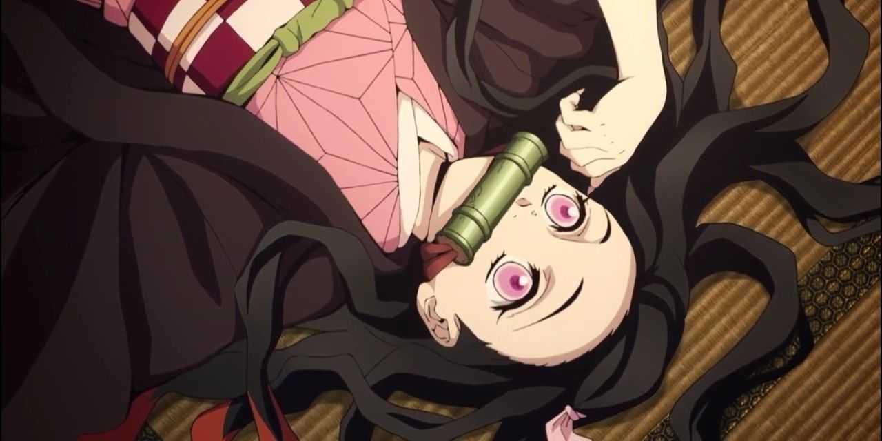 Nezuko Kamado liegt in Demon Slayer auf dem Boden.