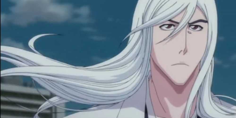 Jushiro Ukitake 13.º Capitán con cabello suelto en Bleach.