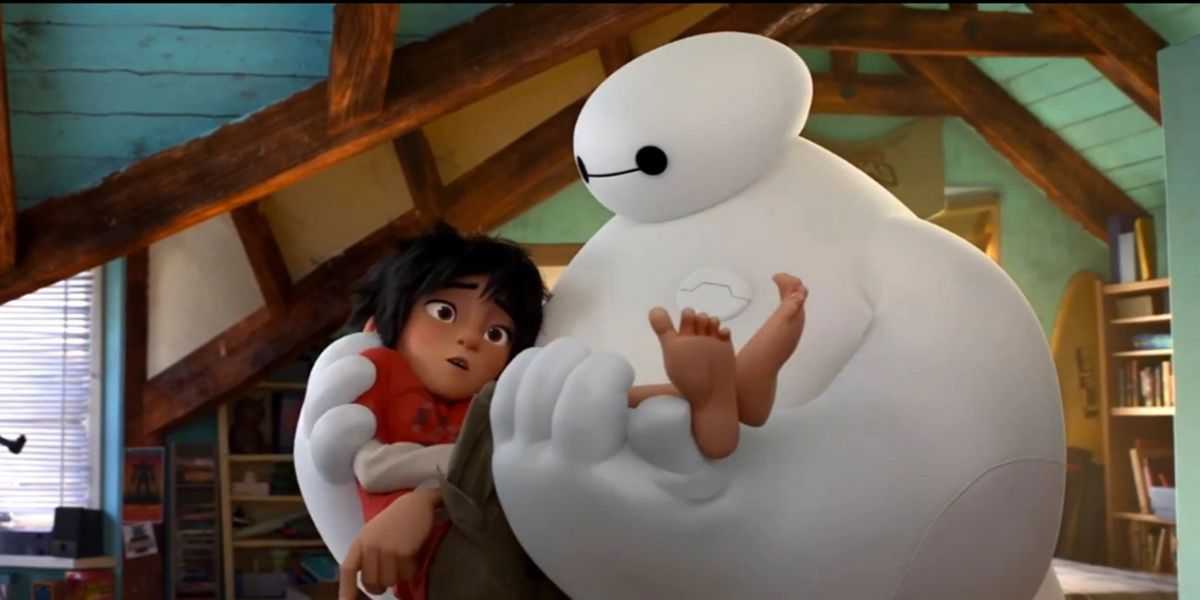 Бэймакс несет Хиро в Big Hero 6