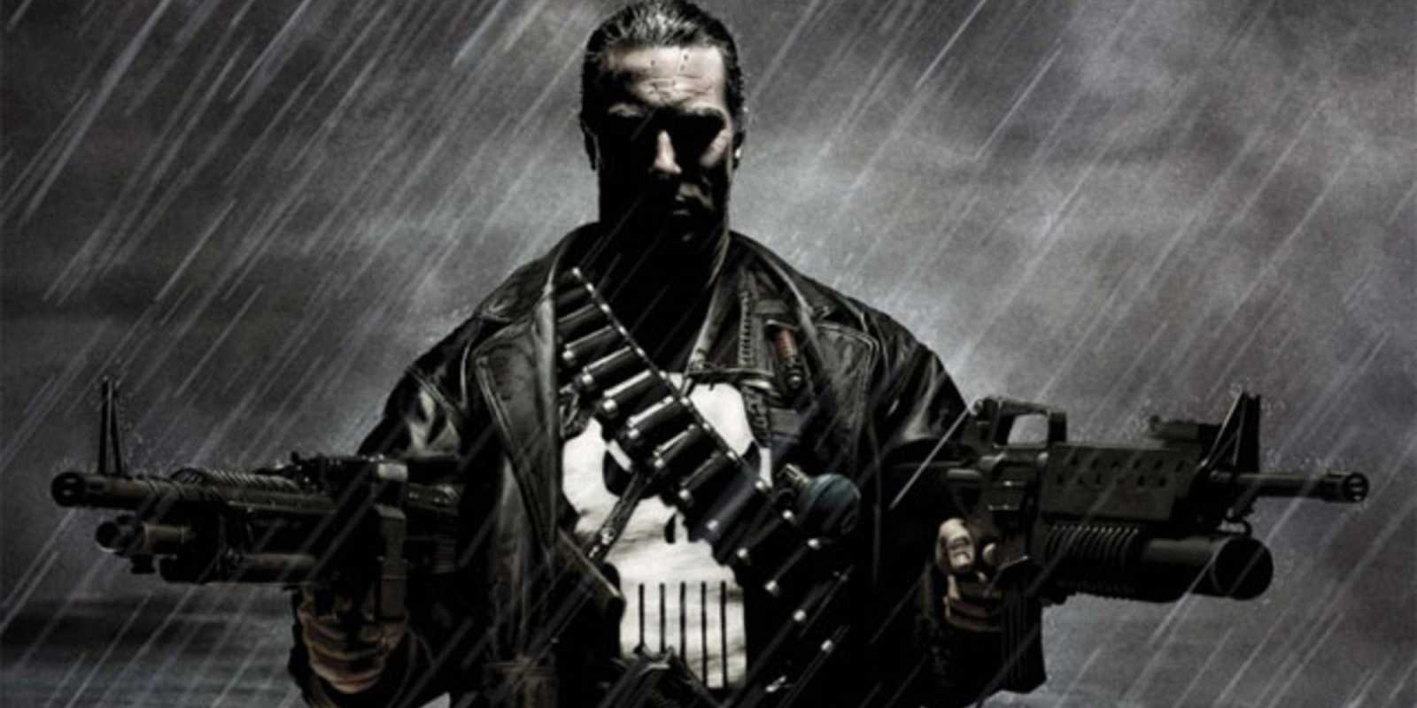 The Punisher empuñando armas mientras llueve en Marvel Comics