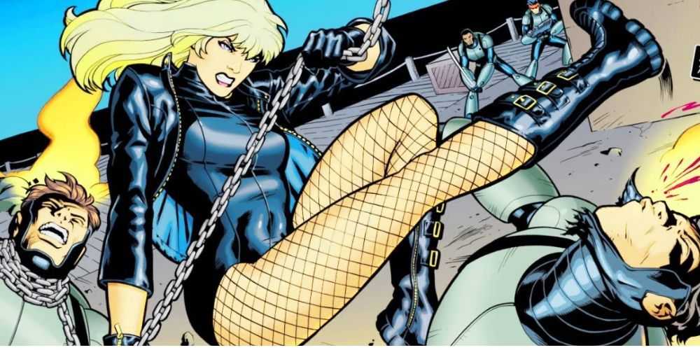 Черная Канарейка расправляется с преступниками в DC Comics