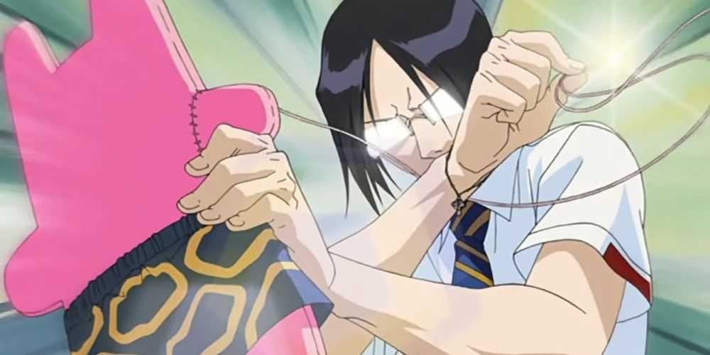 ブリーチアニメで石田雨竜が人形を縫っている