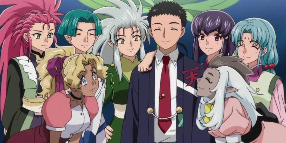 Tenchi stojí uprostred svojho háremu v Tenchi Muyo