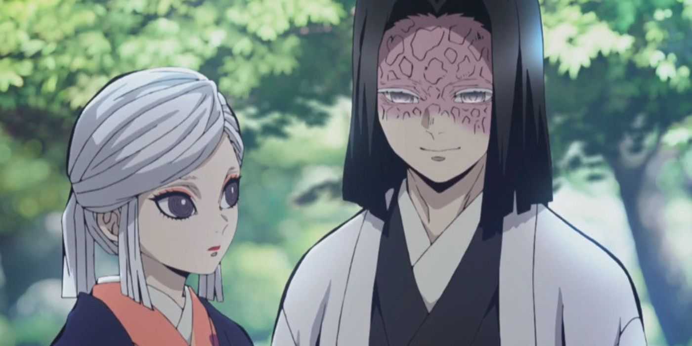 Amane und Kagaya stehen in Demon Slayer zusammen im Wald