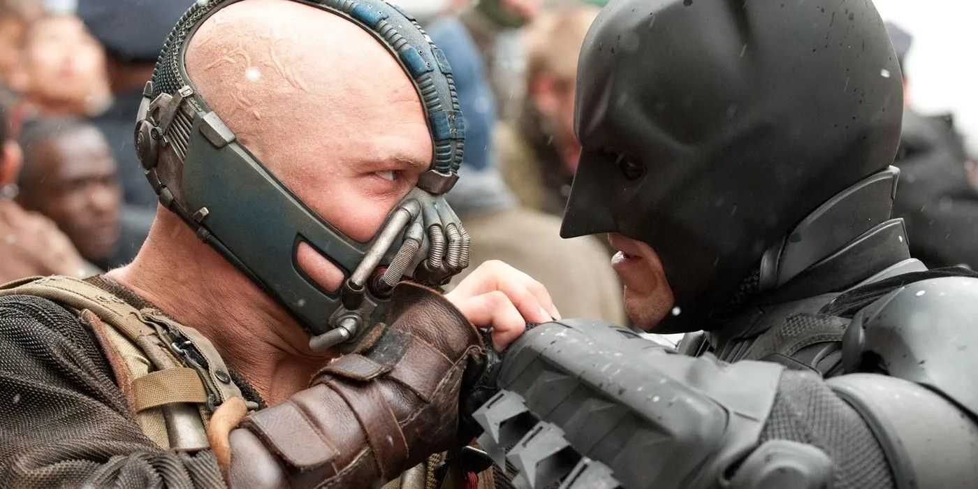 Batman y Bane chocan en The Dark Knight Rises