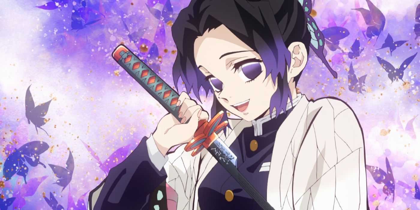 Shinobu Kocho con una espada y un fondo de mariposa morada.