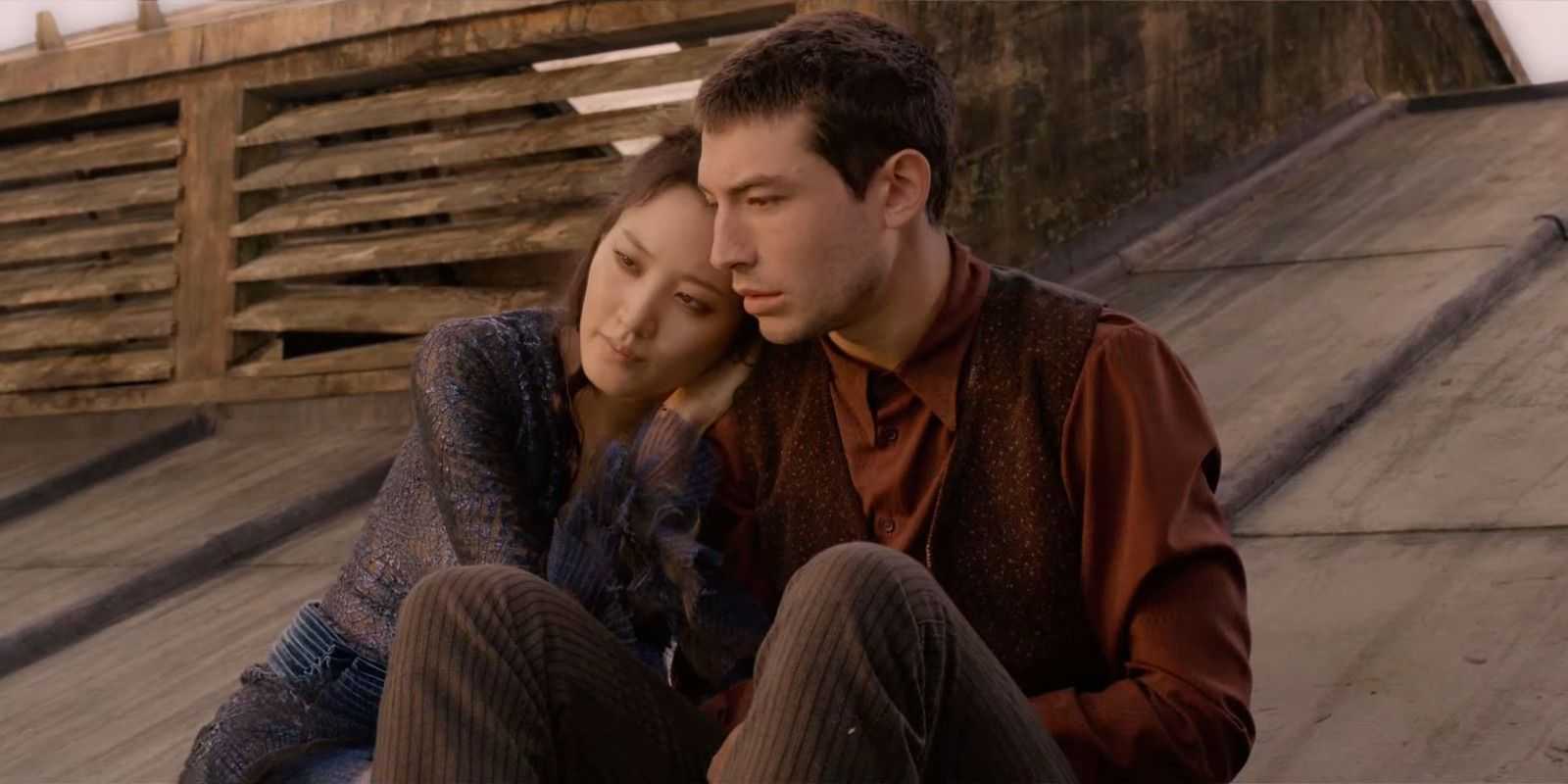 Nagini a Credence sedia na streche vo filme Fantastic Beasts: The Crimes of Grindelwald vymazaná scéna
