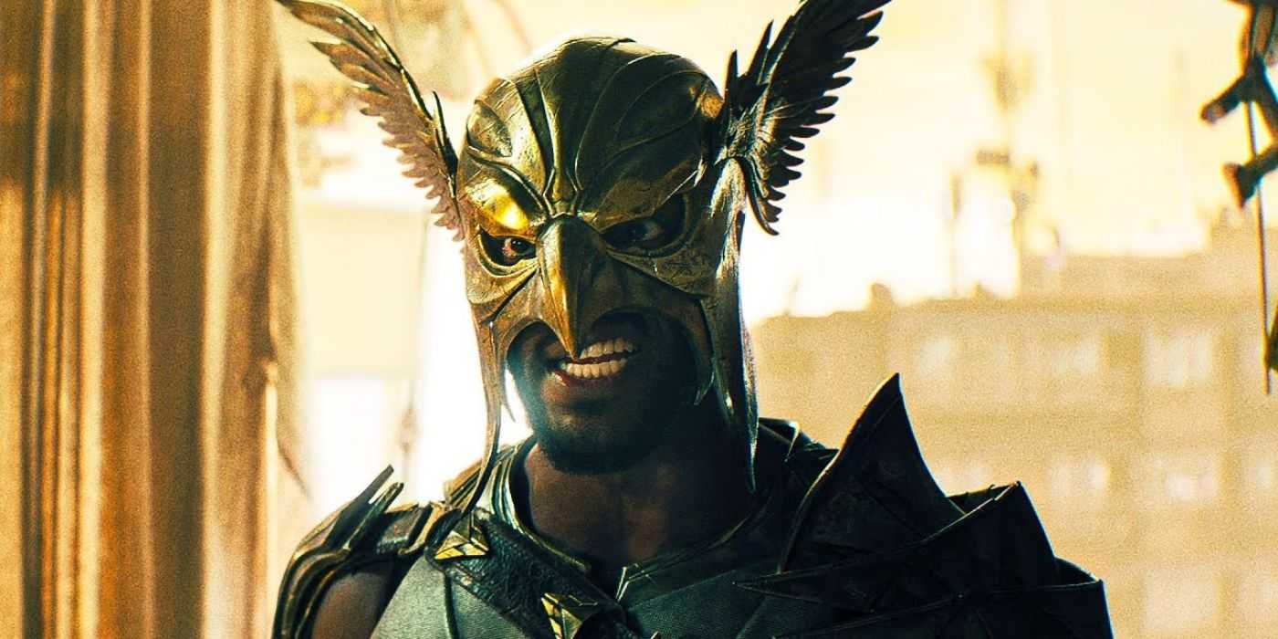 Aldis Hodge como Carter Hall Hawkman en Black Adam (2022)
