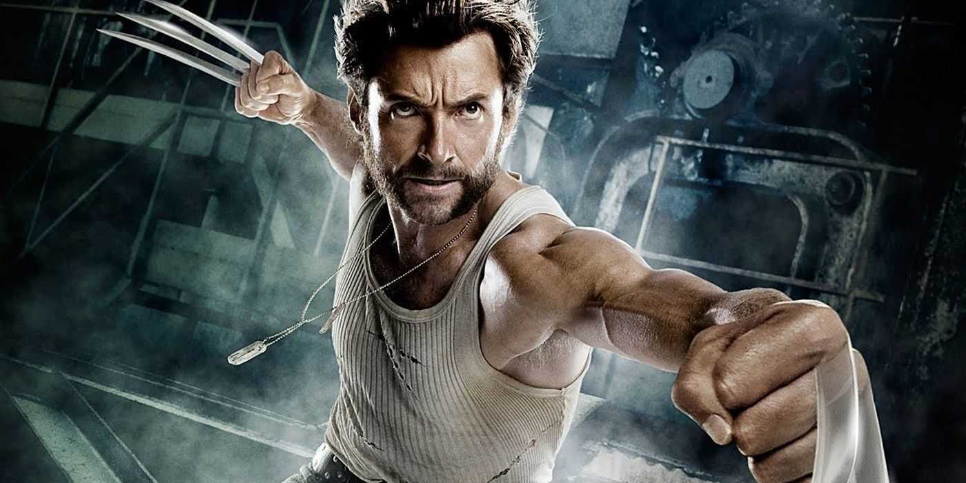 Hugh Jackman, pençeleri dışarıda Wolverine rolünde.