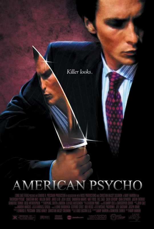 Christian Bale ako Patrick Bateman drží nôž s odrazom na filmovom plagáte American Psycho