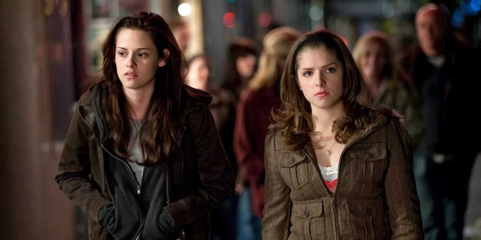 Jessica ve Bella Alacakaranlık Yeni Ayı
