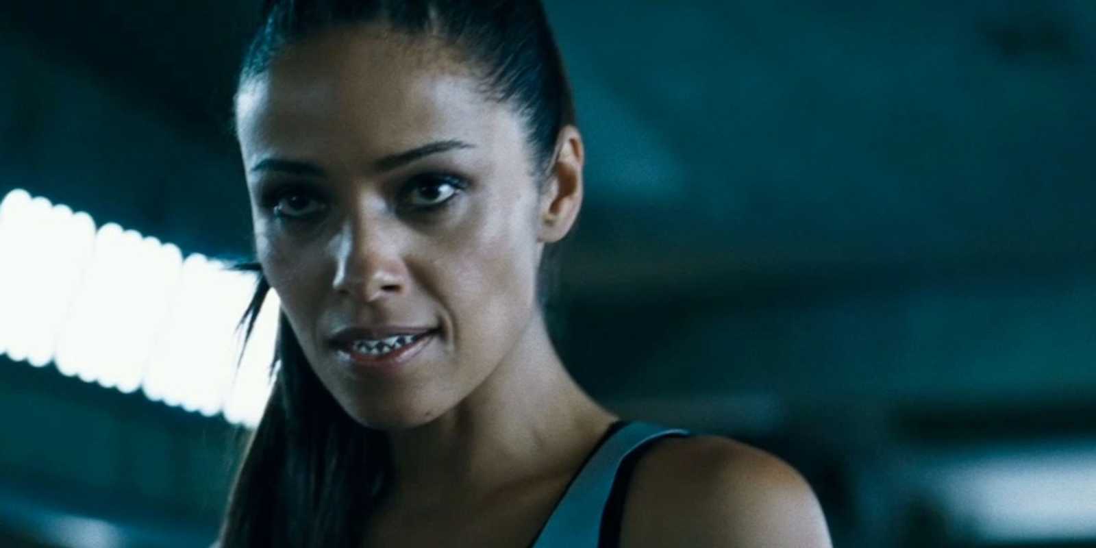 Enobaria odhaľuje svoje tesáky v hre The Hunger Games: Catching Fire