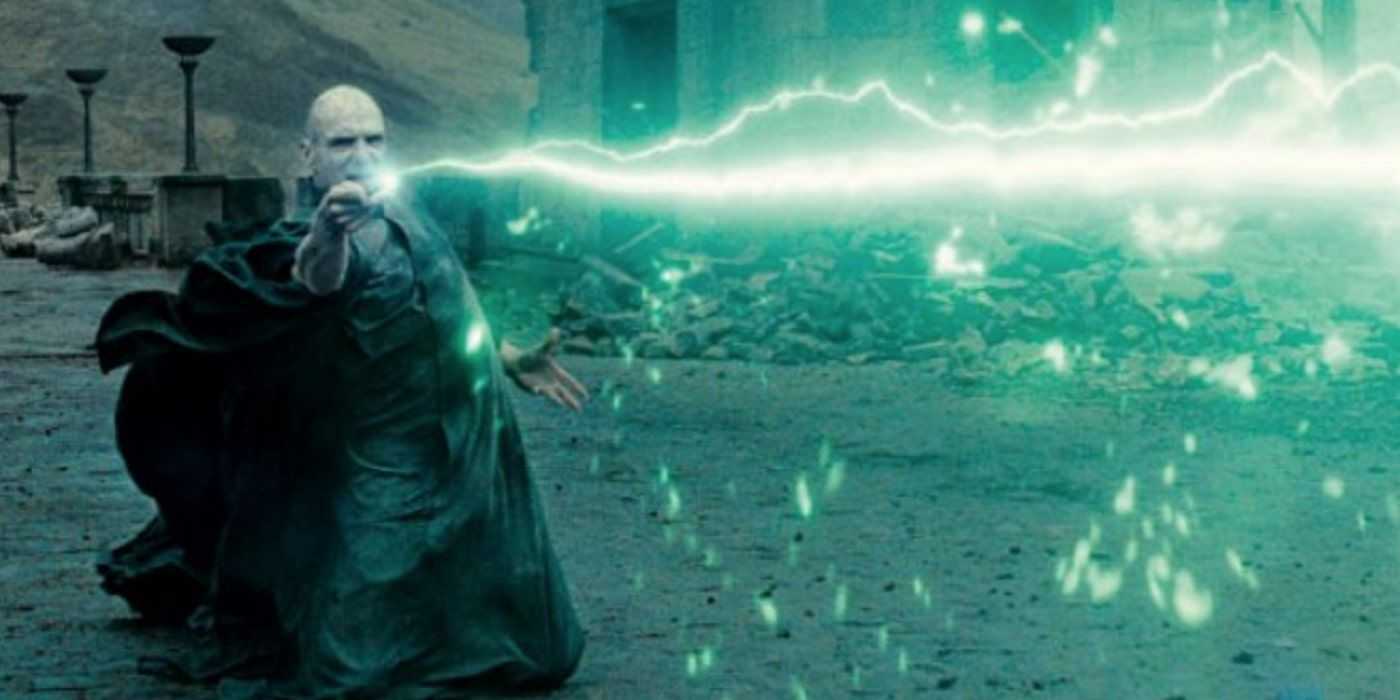Voldemort besetzt Avada Kedavra in Harry Potter