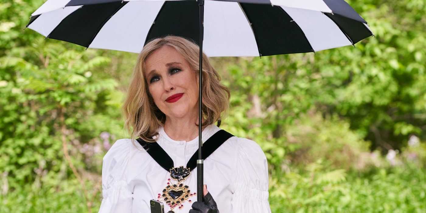 Moira widmet sich wieder der Schauspielerei