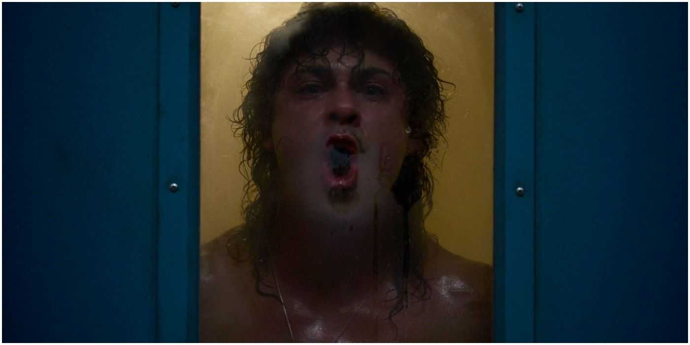 Billy in Stranger Things imitiert die Shining-Szene mit Jack Nicholson