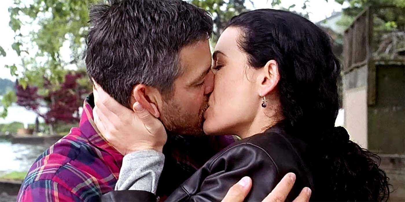 Doug y Carol se reencuentran y se besan apasionadamente en ER Temporada 6, Episodio 21.