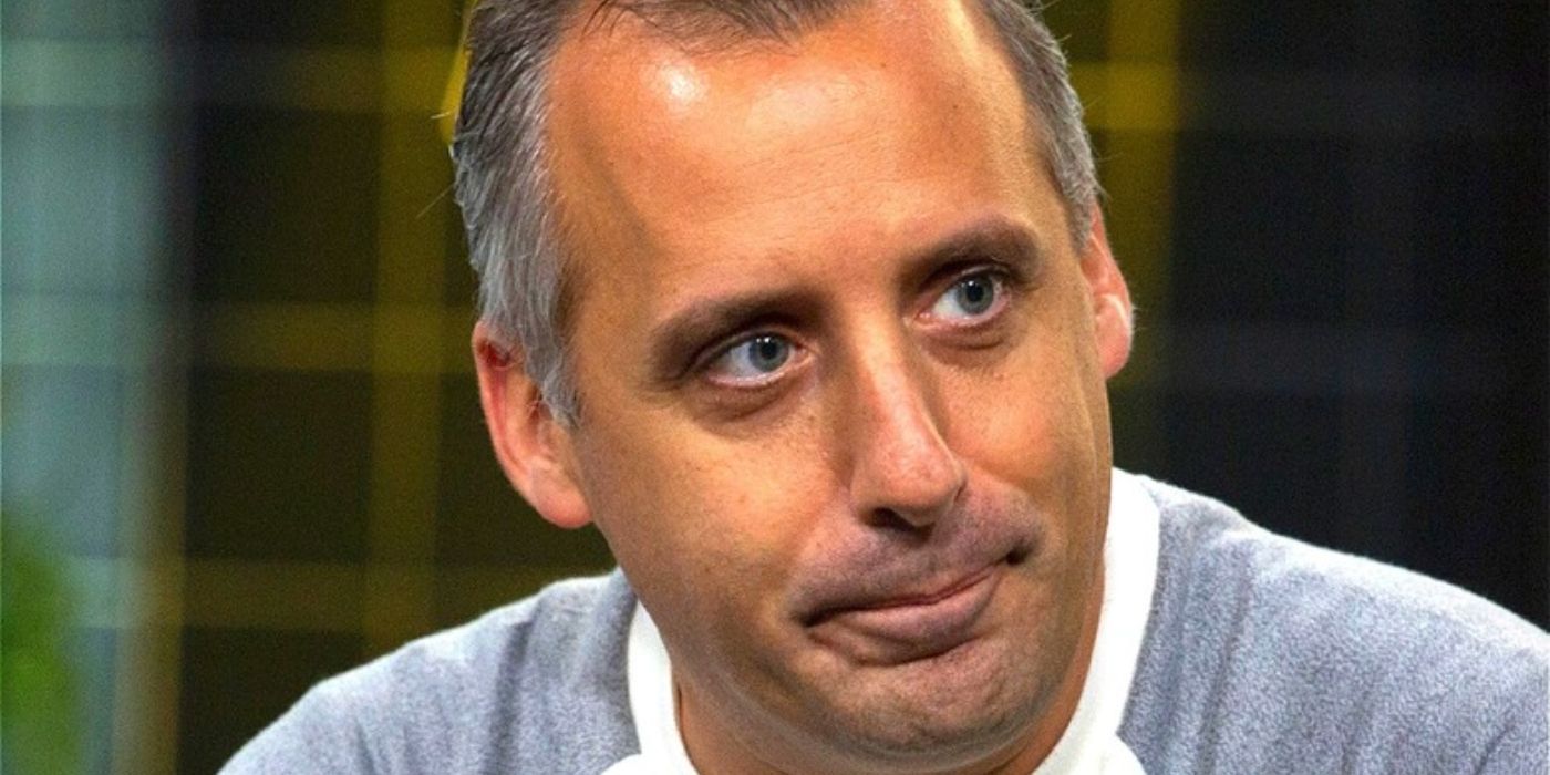 Joe Gatto de Impractical Jokers sonriendo.