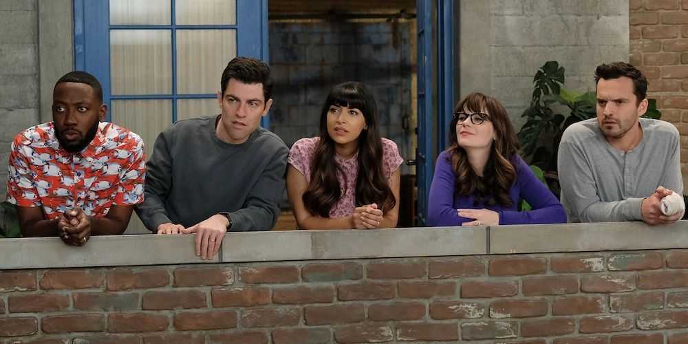 New Girl-Charaktere stehen alle in einer Schlange auf einem Balkon