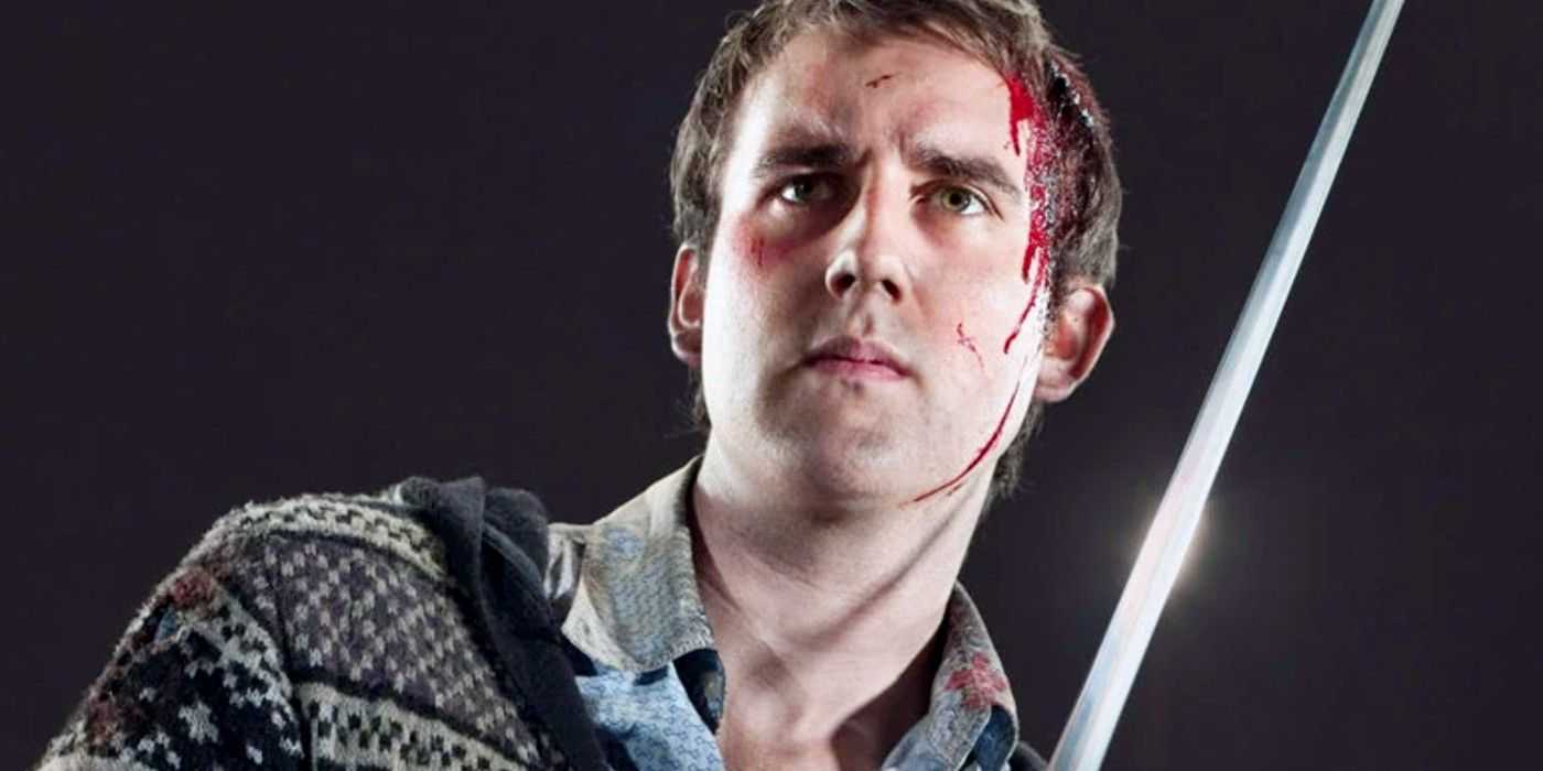 Neville Longbottom sosteniendo a Gryffindor