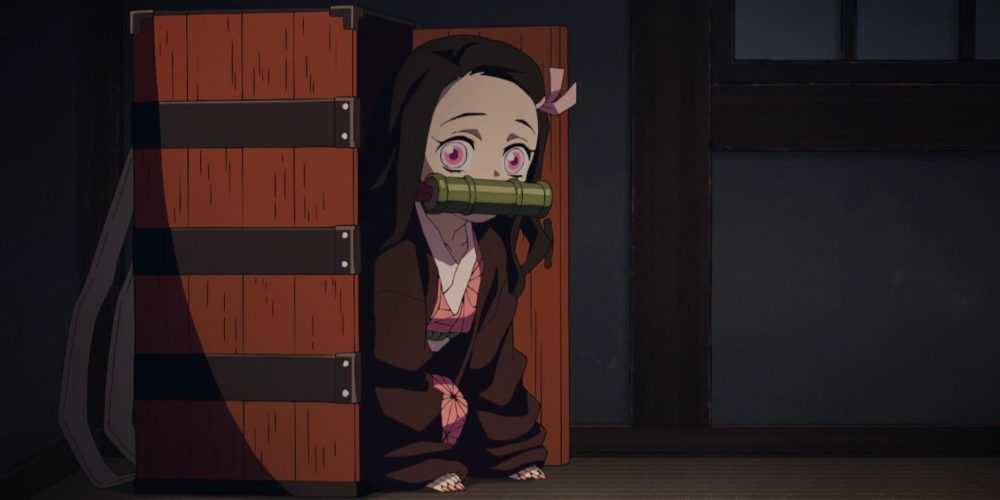 Nezuko Kamado aus Demon Slayer kriecht aus der Box