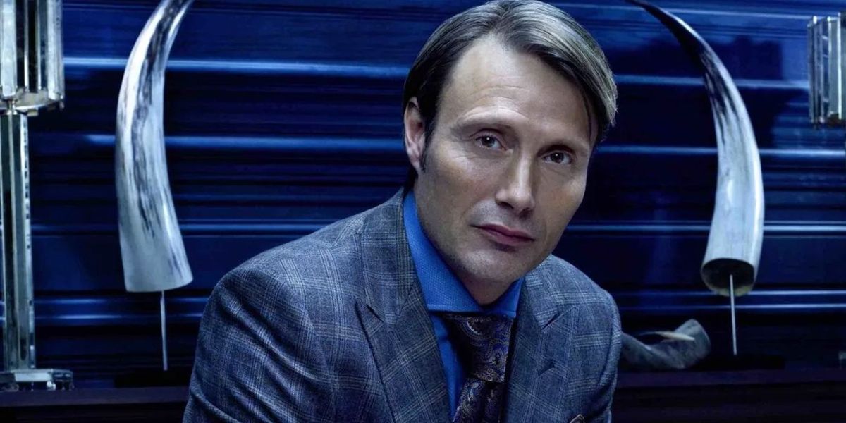 Mads Mikkelsen hovorí, že kopírovanie predstavenia Fantastických zvierat od Deppa by bolo „samovraždou“